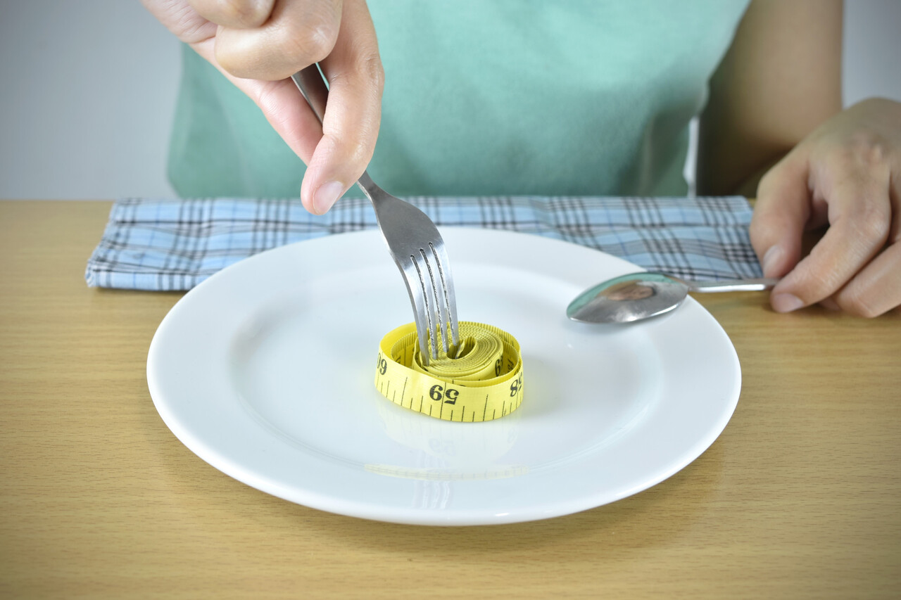 먹어도 살 안 찌고 싶다… ‘살 덜 찌게’ 먹기 위한 방법들