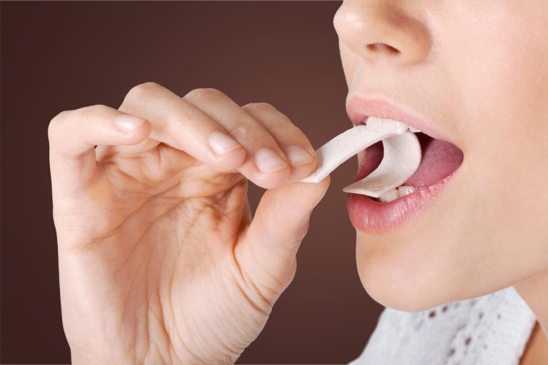 수술 전 껌 씹으면 메스꺼움 및 구토 예방 효과적