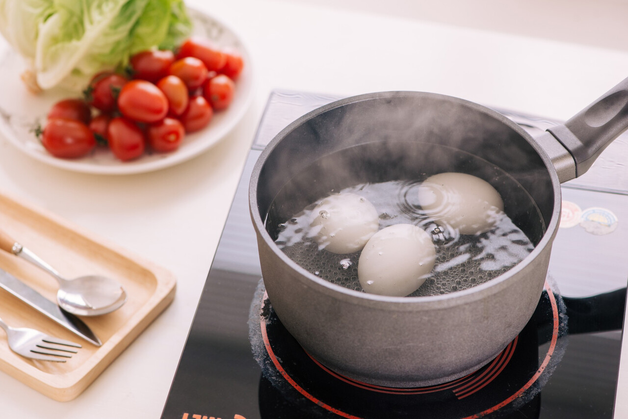 조리법 중에는 삶는 방식이 퓨린 함량을 조금이라도 줄일 수 있는 방법이다 / Designed by Freepik