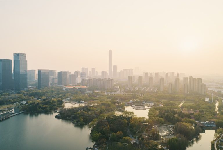 골다공증 발병 위험, 암 생존자는 미세먼지 노출 주의