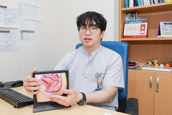 비뇨의학과 최정혁 교수 진료사진