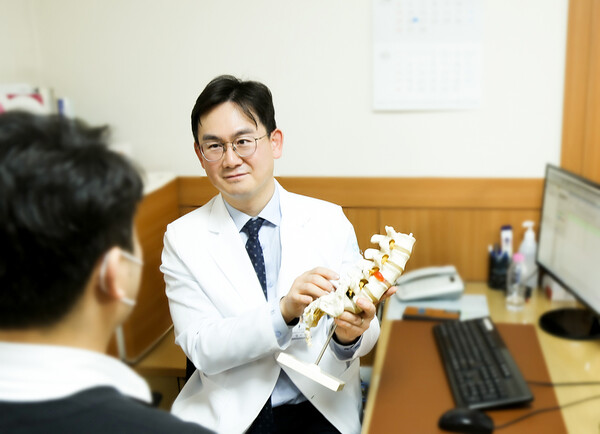 명절 뒤 엉덩이·다리 저림 지속된다면…좌골신경통 의심해야